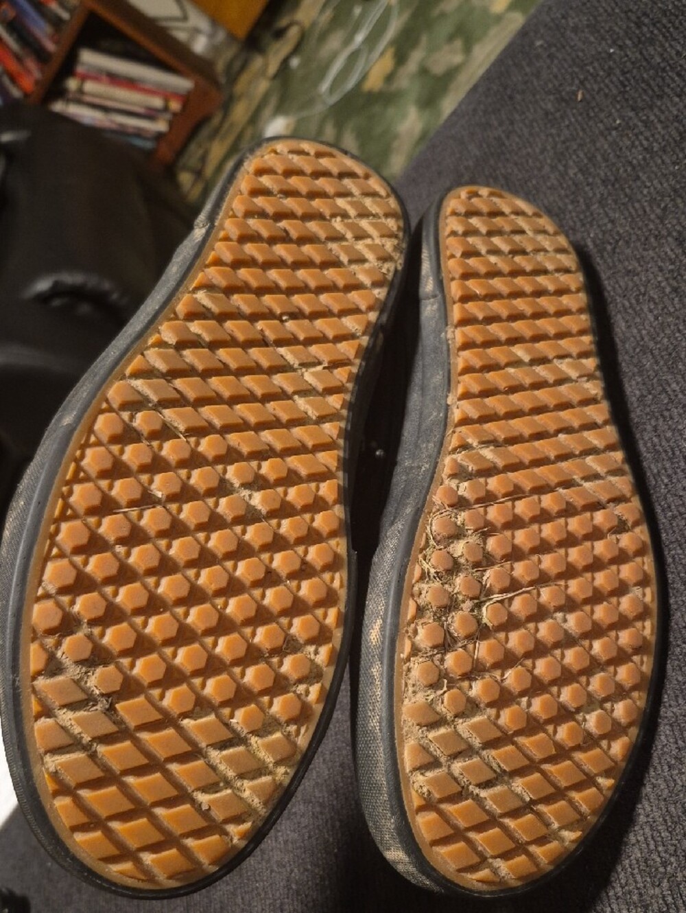 Sneaker - Picture 5 of 6
